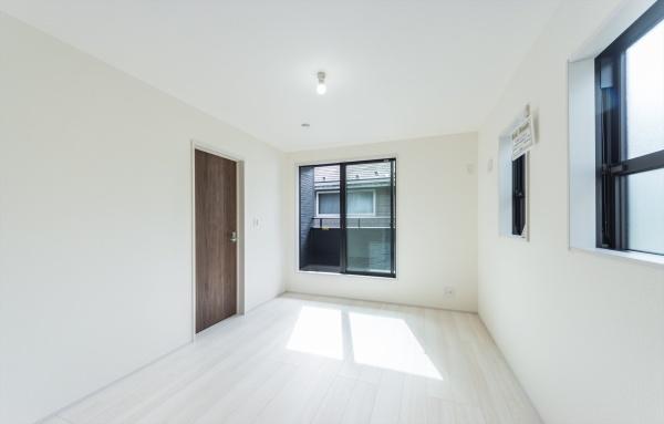 逗子市沼間5丁目の新築一戸建(洋室)