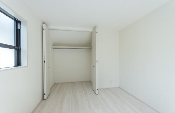 逗子市沼間5丁目の新築一戸建(収納)