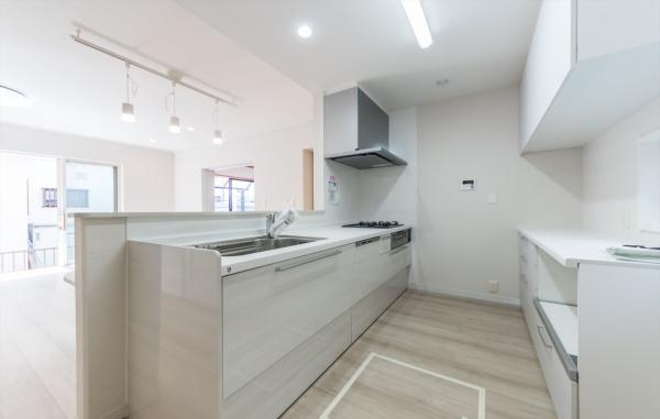 茅ヶ崎市高田4丁目の中古一戸建て(キッチン)