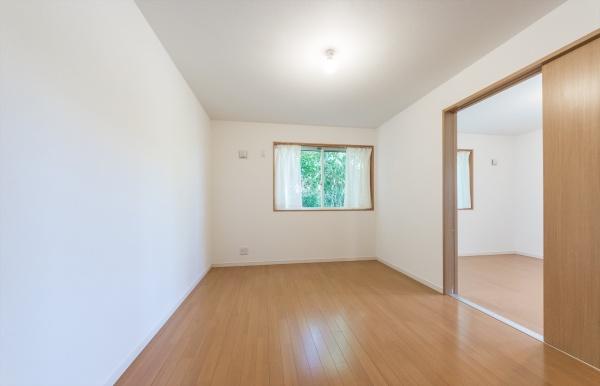 逗子市桜山5丁目の中古一戸建て(洋室)