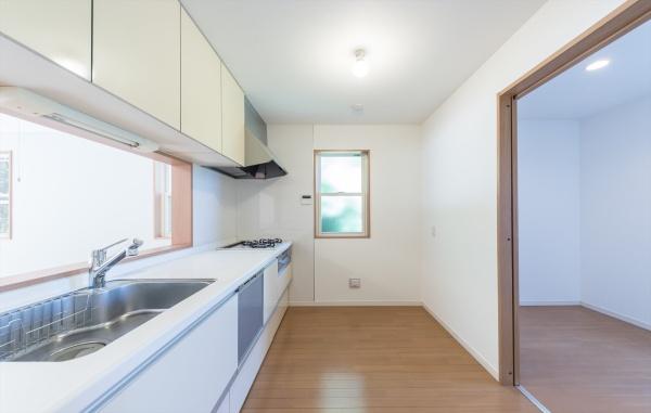 逗子市桜山5丁目の中古一戸建て(キッチン)