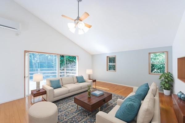 逗子市桜山5丁目の中古一戸建て(リビング)