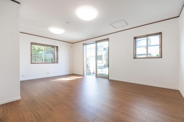 綾瀬市綾西４丁目の中古一戸建