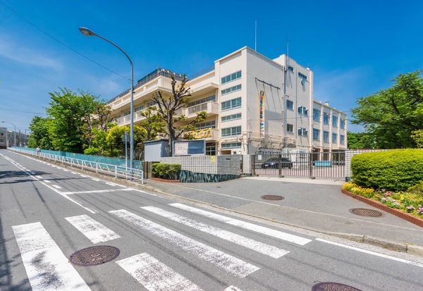 横浜パークタウンＥ棟(横浜市立六ツ川中学校)