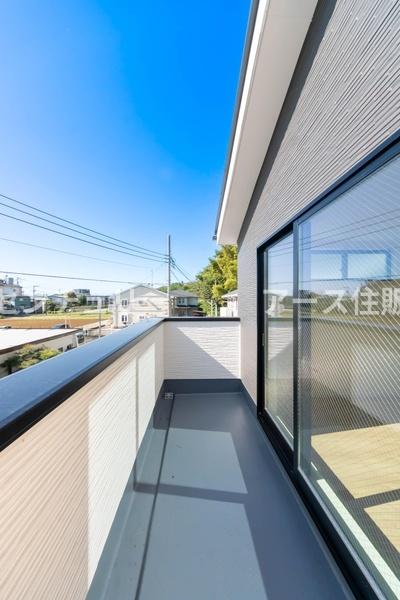 藤沢市城南2丁目の新築一戸建(バルコニー)