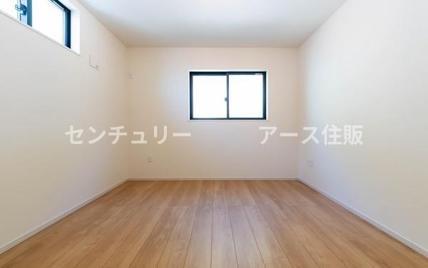 藤沢市城南2丁目の新築一戸建(洋室)