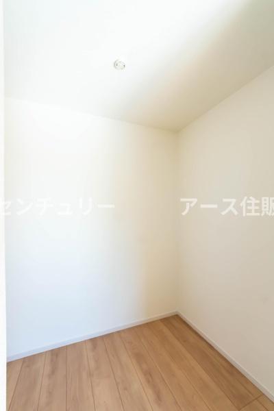 藤沢市城南2丁目の新築一戸建(収納)