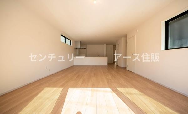 藤沢市城南2丁目の新築一戸建(リビング)