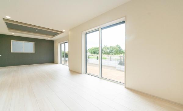 藤沢市本藤沢2丁目の新築一戸建(リビング)