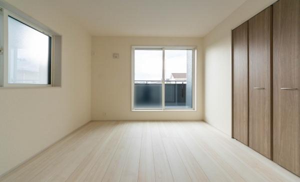 藤沢市本藤沢2丁目の新築一戸建(洋室)