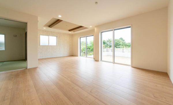 藤沢市本藤沢2丁目の新築一戸建(リビング)