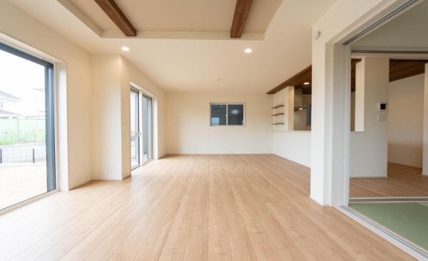 藤沢市本藤沢2丁目の新築一戸建(リビング)