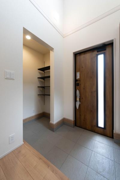 藤沢市本藤沢2丁目の新築一戸建(玄関)