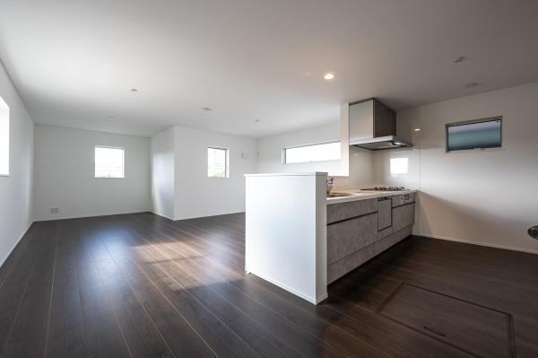 横浜市港北区鳥山町の新築一戸建(リビング)