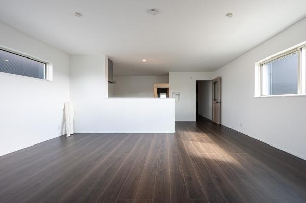 横浜市港北区鳥山町の新築一戸建(リビング)