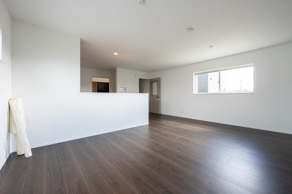 横浜市港北区鳥山町の新築一戸建(リビング)