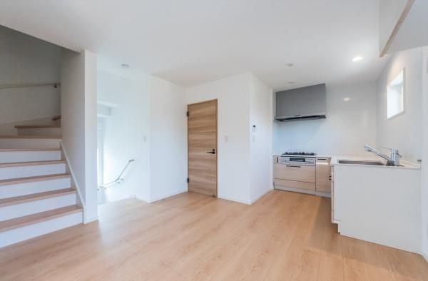 藤沢市羽鳥4丁目の新築一戸建(リビング)