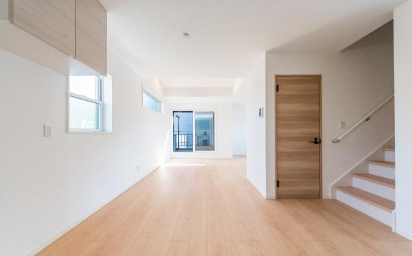 藤沢市羽鳥4丁目の新築一戸建(リビング)