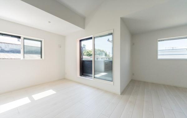 藤沢市羽鳥4丁目の新築一戸建(リビング)