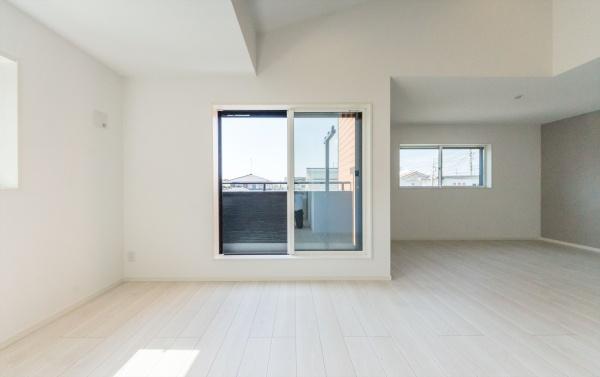 藤沢市羽鳥4丁目の新築一戸建(リビング)