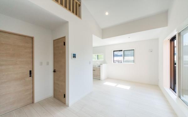 藤沢市羽鳥4丁目の新築一戸建(リビング)