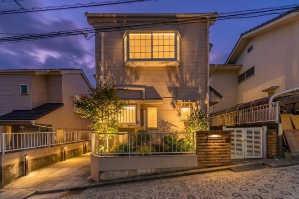 横浜市磯子区滝頭1丁目の中古一戸建