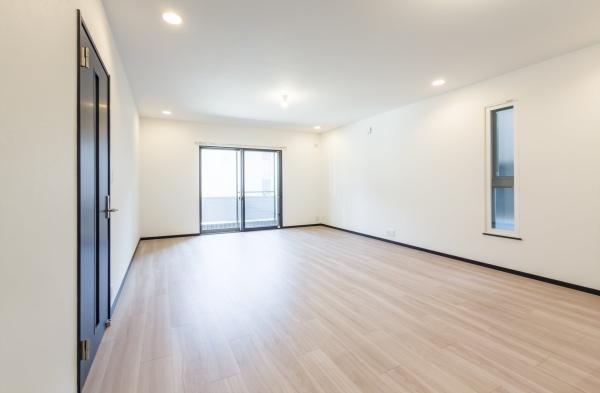 横浜市神奈川区三枚町の中古一戸建て