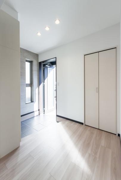 横浜市神奈川区三枚町の中古一戸建て