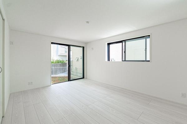 横浜市南区庚台の新築一戸建