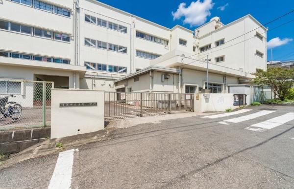 横浜市港南区日野８丁目の新築一戸建(横浜市立日野小学校)