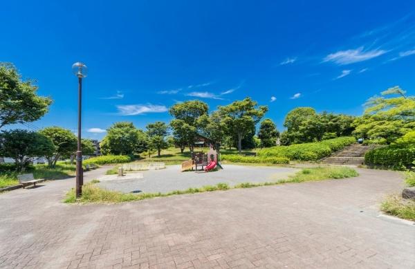横浜市港南区日野８丁目の新築一戸建(港南台北公園)