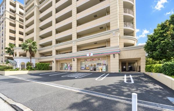 レイディアントシティ横濱カルティエ３(セブンイレブン横浜レイディアント店)
