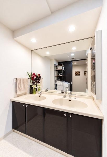 レイディアントシティ横濱カルティエ３