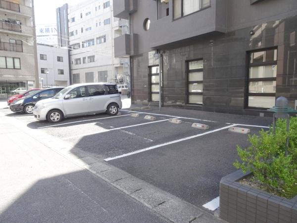 キングスコートSOPHIA三河安城(駐車場)