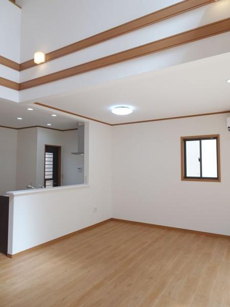 安城市里町1丁目の中古一戸建て(リビング)