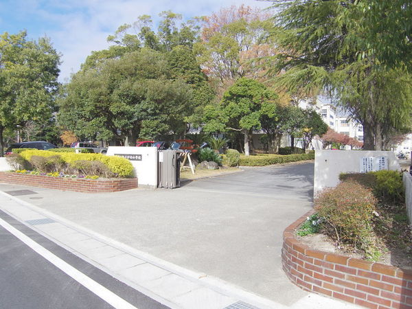 刈谷市築地町２丁目の新築一戸建(刈谷市立かりがね小学校)