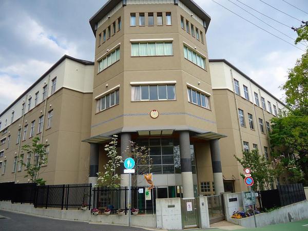 神戸市灘区桜ケ丘町の中古一戸建て(神戸市立高羽小学校)
