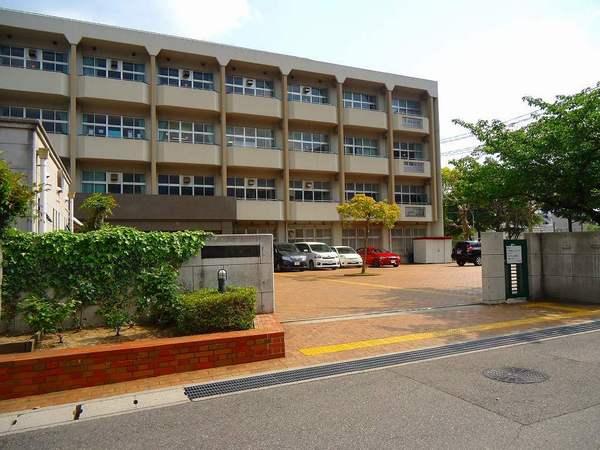 神戸市灘区桜ケ丘町の中古一戸建て(神戸市立鷹匠中学校)