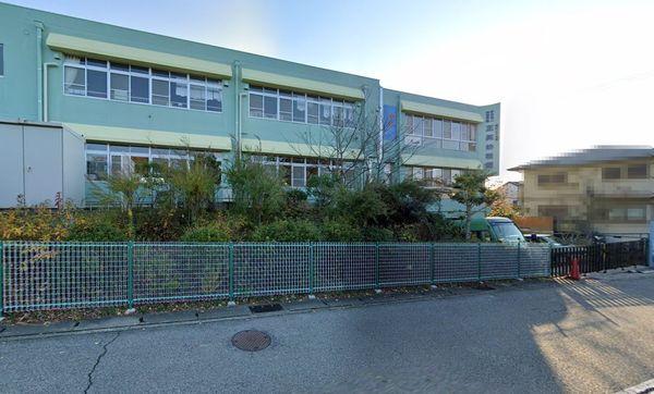 鈴蘭泉台第１住宅　４号棟(正英幼稚園)