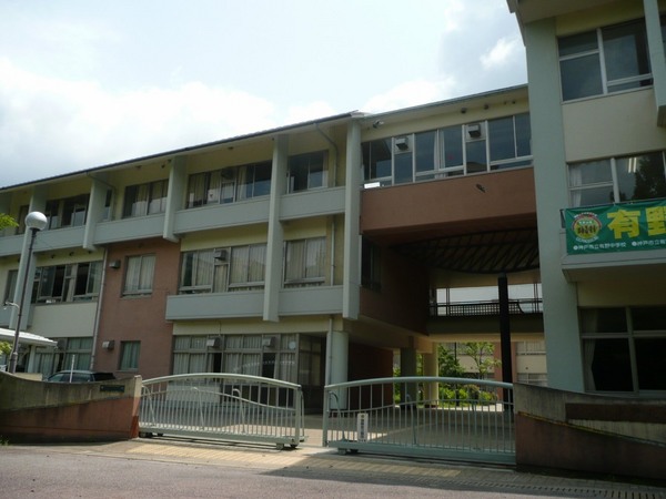 神戸市北区京地1丁目の土地(神戸市立有野北中学校)