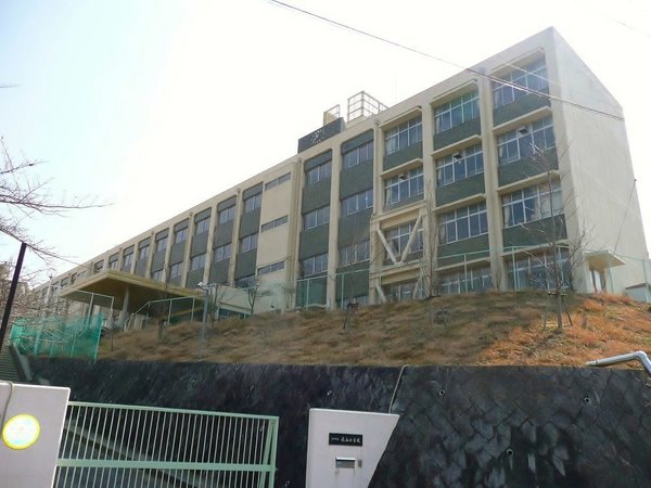 神戸市北区花山台の中古一戸建て(神戸市立花山小学校)