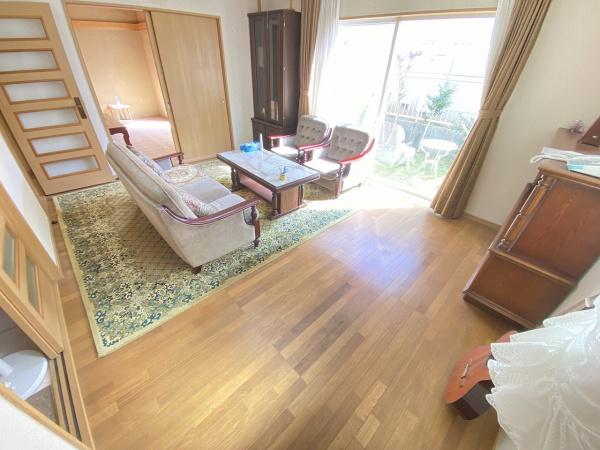 神戸市北区小倉台4丁目の中古一戸建て(リビング)