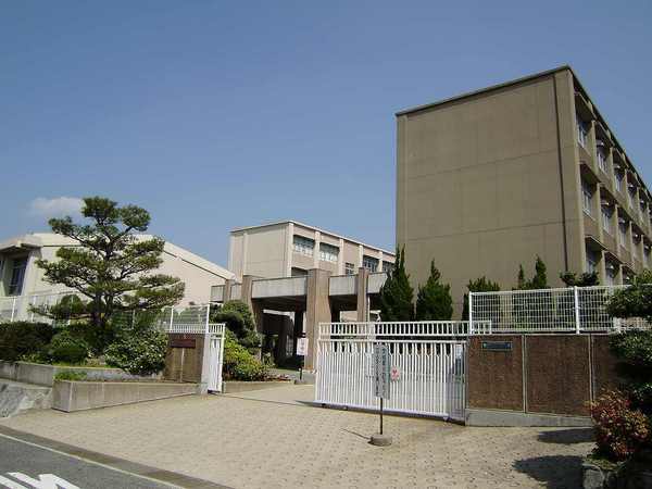 神戸市北区星和台1丁目の土地(神戸市立星和台中学校)