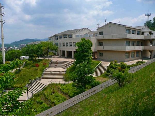 ルモングレース北鈴蘭台(神戸市立桂木小学校)