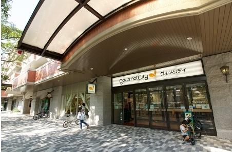 神戸ポートビレジ２号棟(グルメシティポートアイランド店)