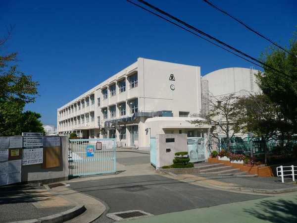 神戸市北区日の峰１丁目の中古一戸建て(神戸市立箕谷小学校)