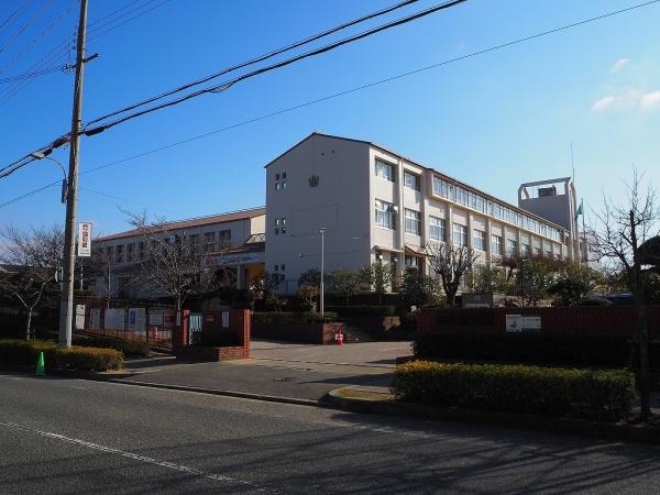神戸市北区上津台２丁目の中古一戸建て(神戸市立北神戸中学校)