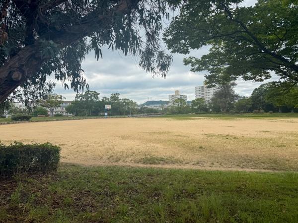 名谷6団地27号棟(竜が丘公園)