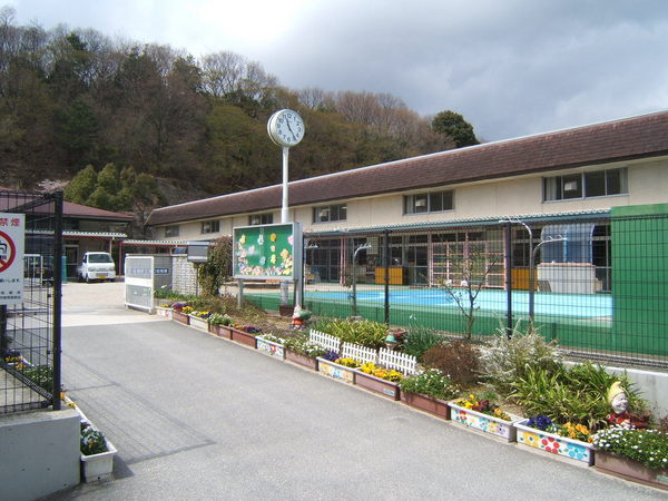生駒市西松ケ丘の土地(生駒市立俵口幼稚園)