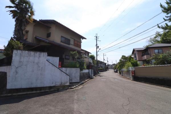 奈良市秋篠三和町２丁目の土地